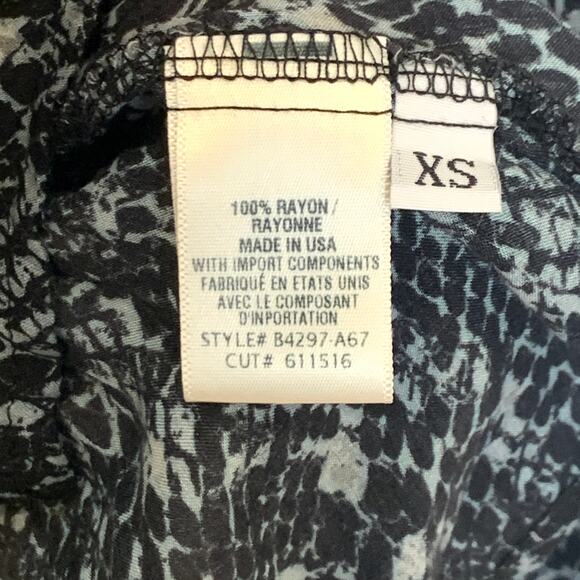 BELLA DAHL Animal Print Peplum Blouse XS - Picture 5 of 6